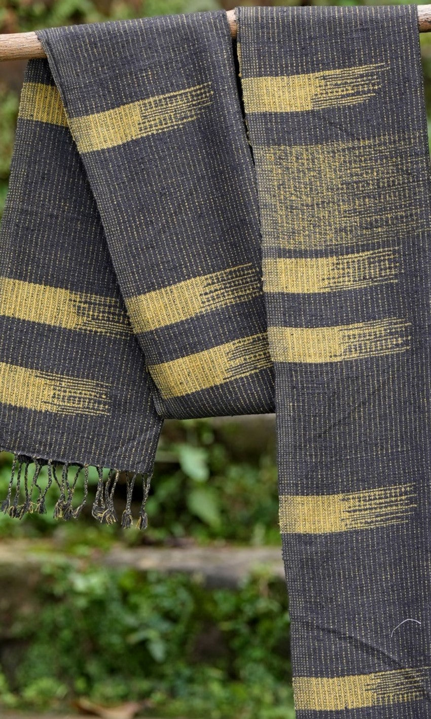 Golden dashed Eri silk Scarf Black and Yellow/Gold