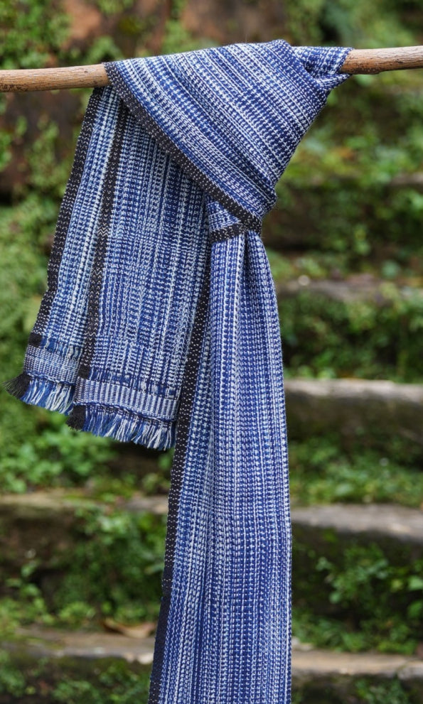 Pointed Twill Pure Merino Wool Scarf | Indigo & White