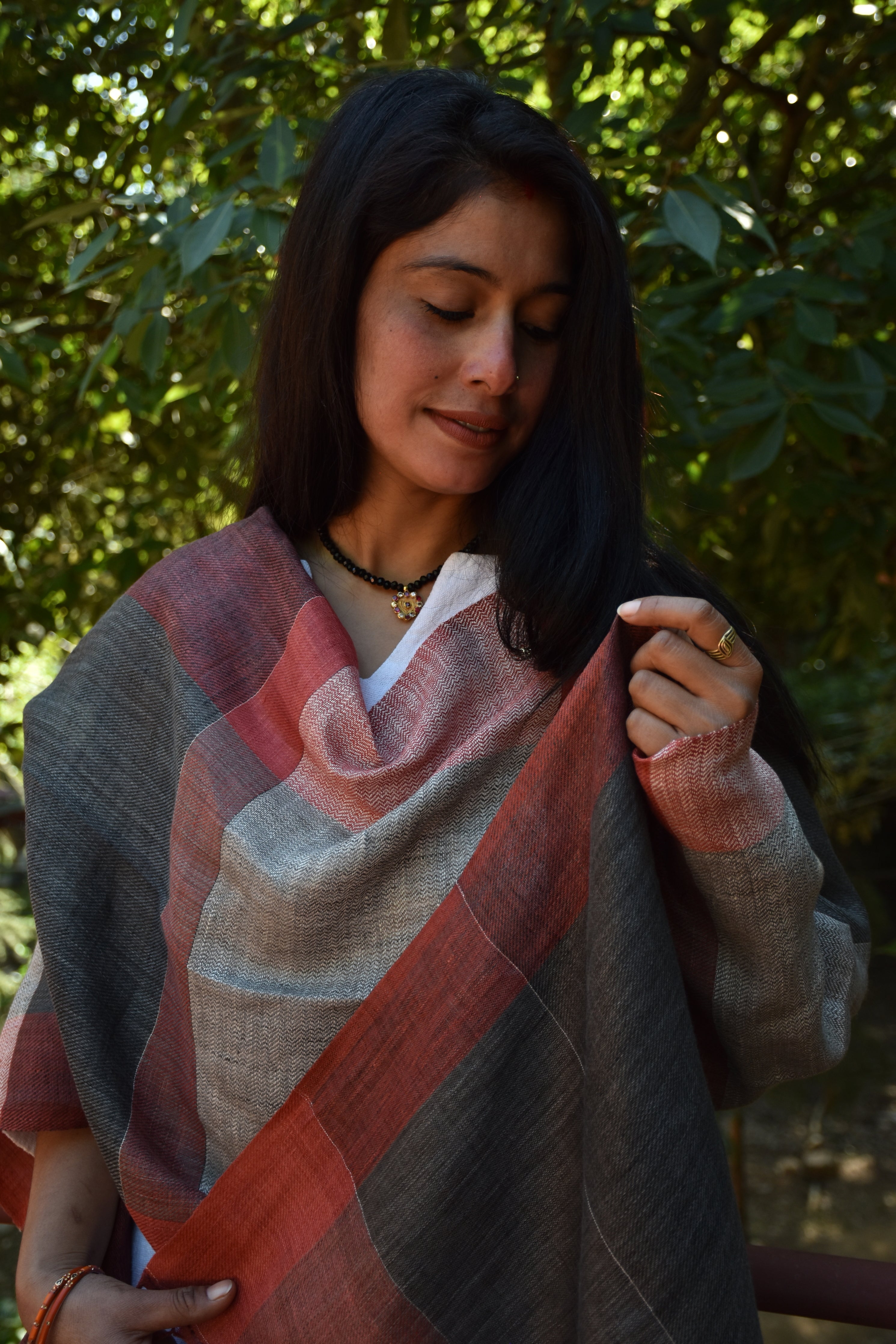 Multi grid Linen Stole | Red, Black & Dark Grey